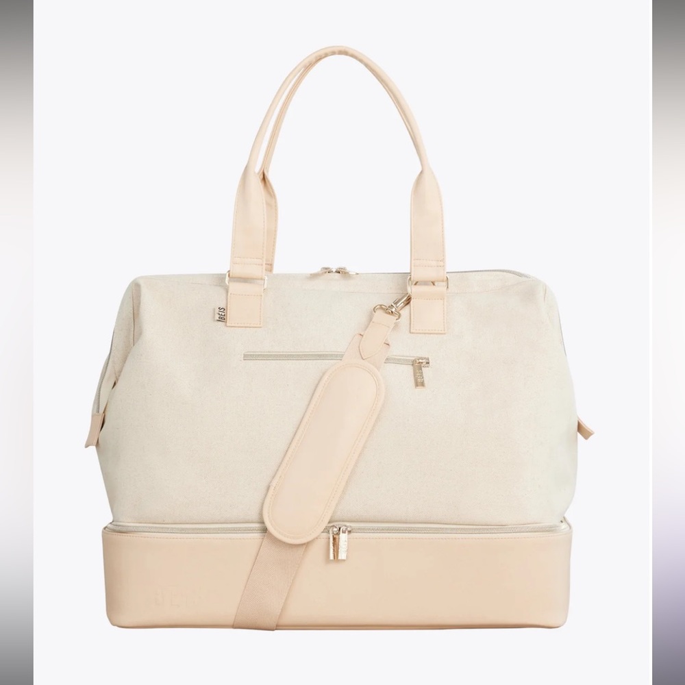 NWT Beis The Weekender Bag in Beige